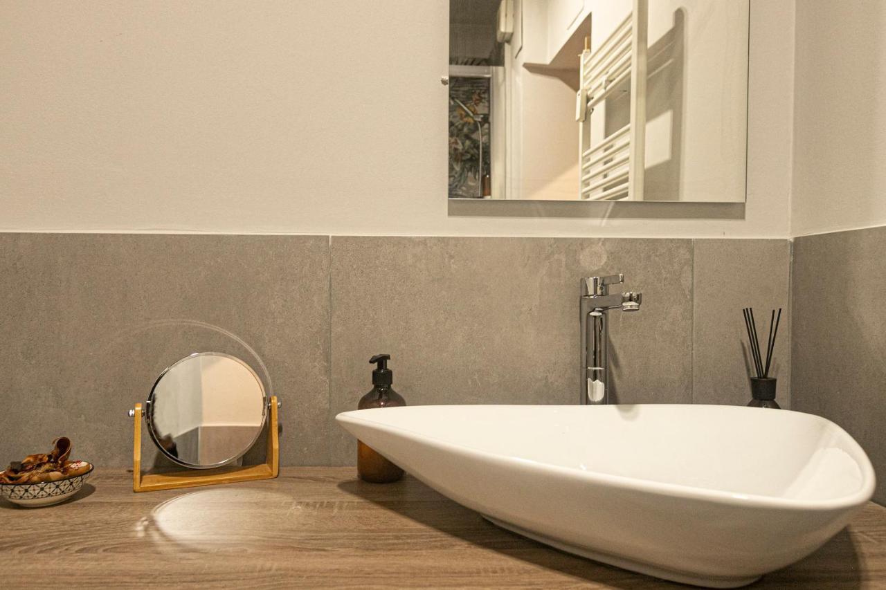 Giano Host - I Teatri Apartment Genoa Bagian luar foto