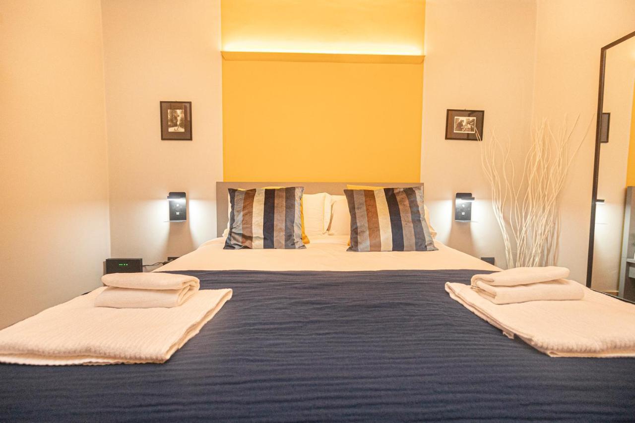 Giano Host - I Teatri Apartment Genoa Bagian luar foto